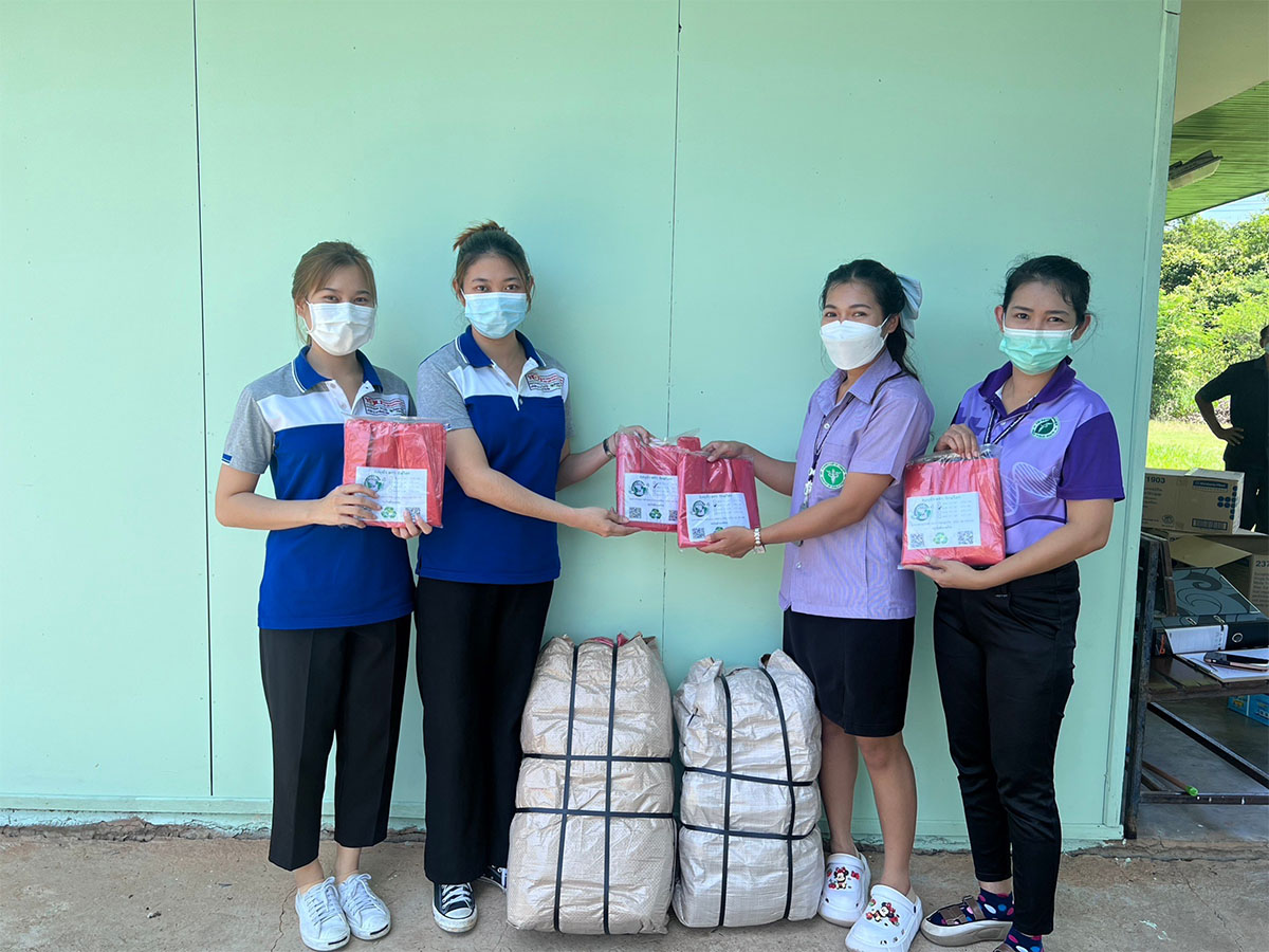 บริษัท ยูพีพี อัลทิเมท แพคกิ้ง จำกัด ร่วมบริจาคถุงใส่ขยะ รพ.แปลงยาว